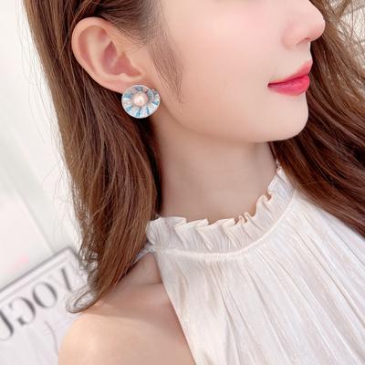 S925 Silver Needle New High Grade Retro Luxury Style Earrings with Zircon Pearl Design and Shell Earrings