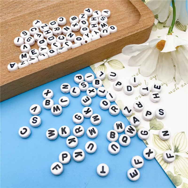 7mm 100ks Akrylové ploché kulaté korálky Černé Bílé Barevné Korálky s písmeny abecedy DIY Náramek Náhrdelník Šperky Řemeslné navlékací potřeby