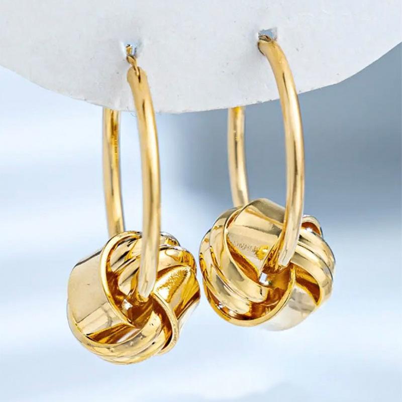 Female Fashion Atmospheric Niche Earrings