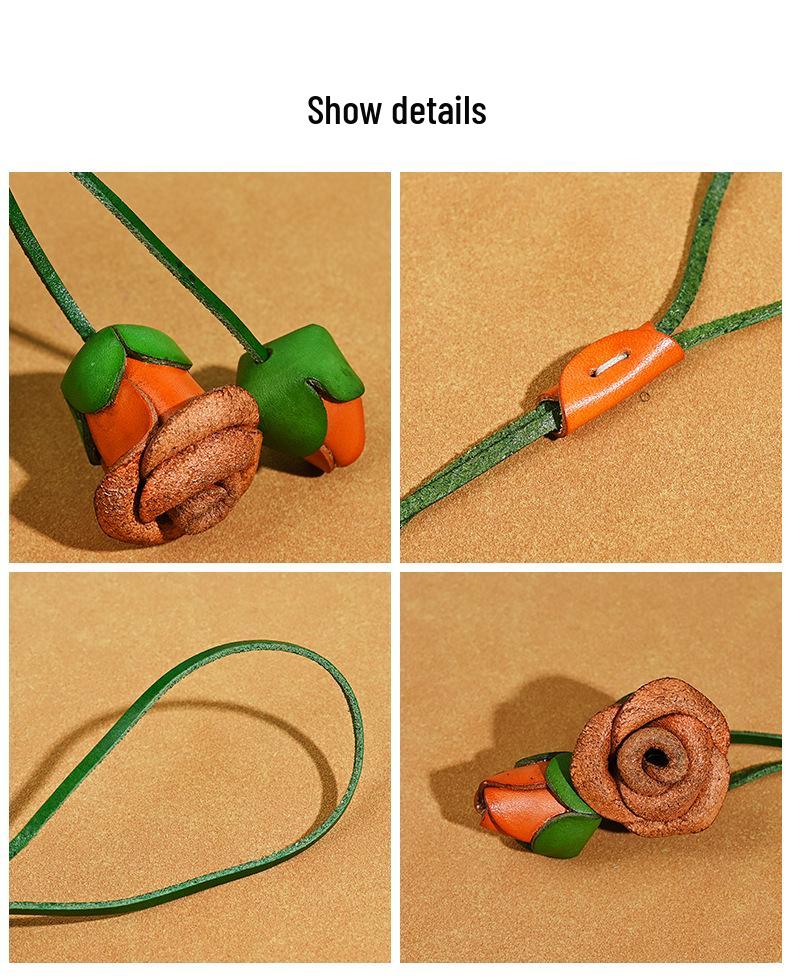 Luxuriöser Anhänger mit Rose aus echtem Leder