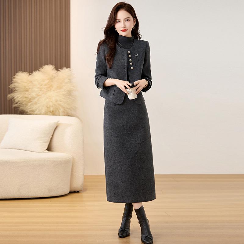 2025 Spring Women's Fashionable Three-Piece Set: Base Shirt, Vest, and Half Skirt (ME1866)