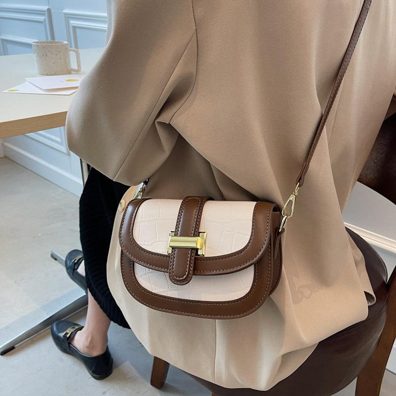 

Internet celebrity fashion bag 2025 new trendy high sense stone pattern shoulder chain women s bag crossbody versatile saddle bag