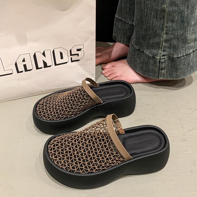 

Летние полузакрытые шлепанцы 2025 года на толстой подошве, с кружевом, ажурные, дышащие сетчатые туфли, универсальные, под юбки и сандалии 40 коричневый