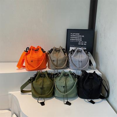 New Fashion Bucket Bag pro ženy Všestranná nylonová taška přes rameno Trendová crossbody kabelka v korejském stylu pro ženy