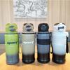 Tragbare, isolierte Sport-Trinkflasche mit Strohhalmverschluss für Schüler und Outdoor-Aktivitäten