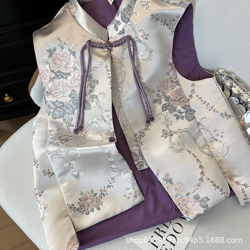Beautiful embroidered vest new buckle high-end mother vest