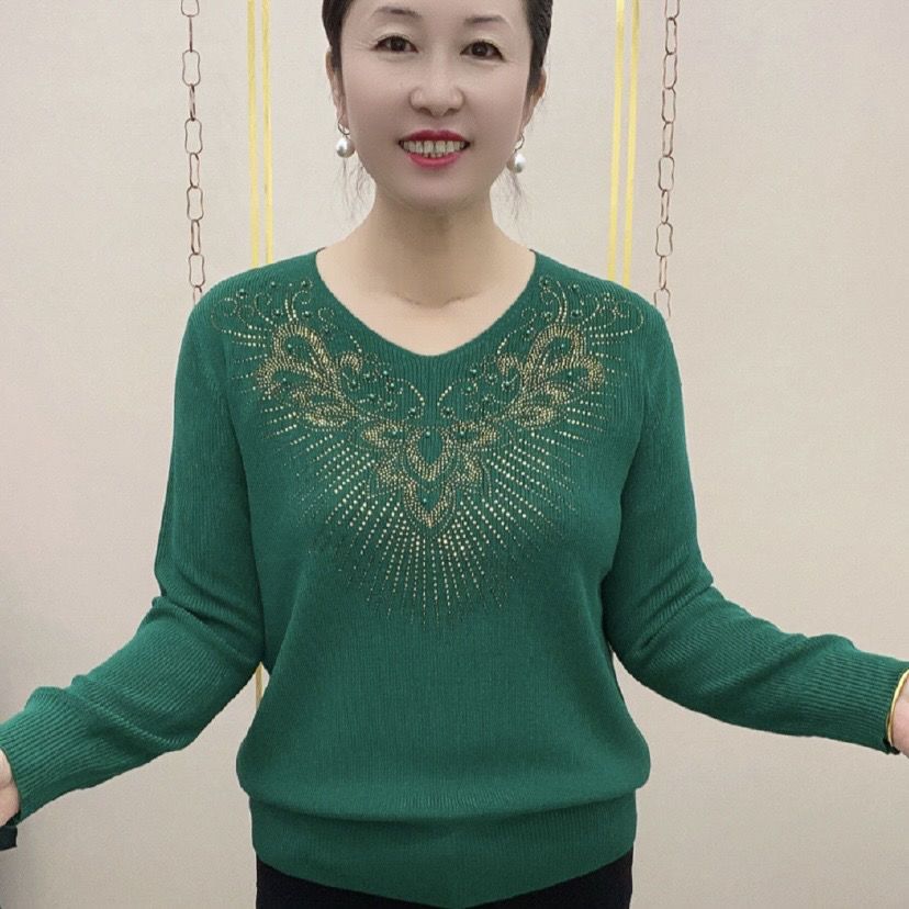 Spring Autumn Women's Plus Size Sweater Rhinestones  Loose V-neck Knit Pullover Solid Color Knit Top
