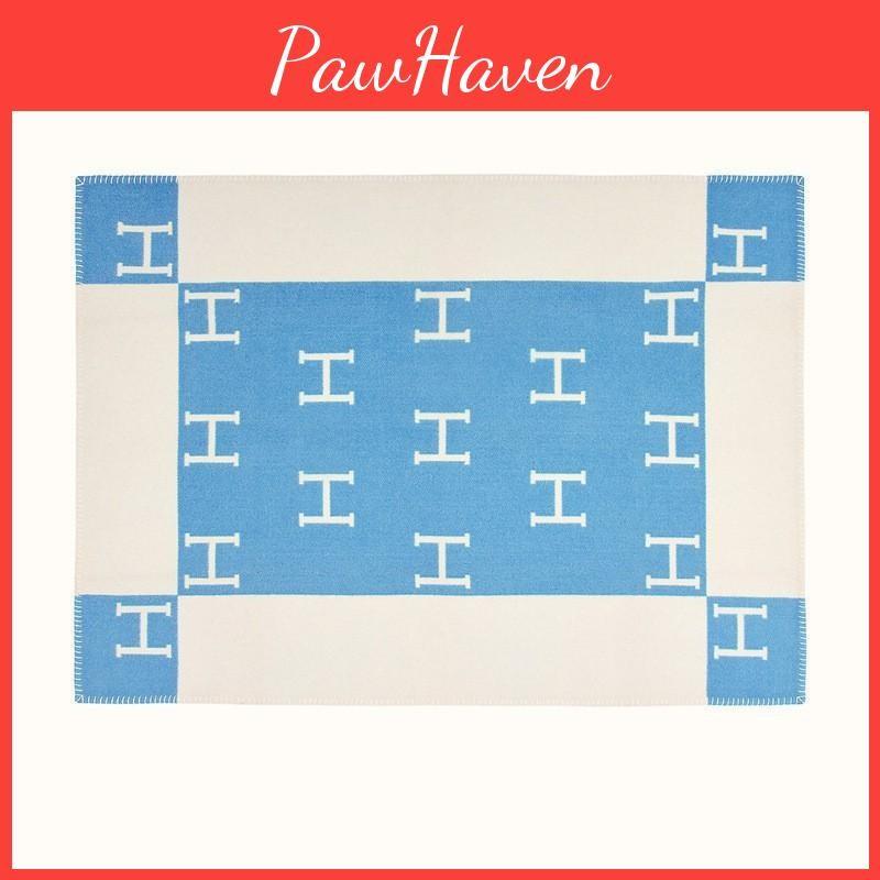 Blanket Simple Flannel With Letter Print Design Suitable For Daily Festival Gift