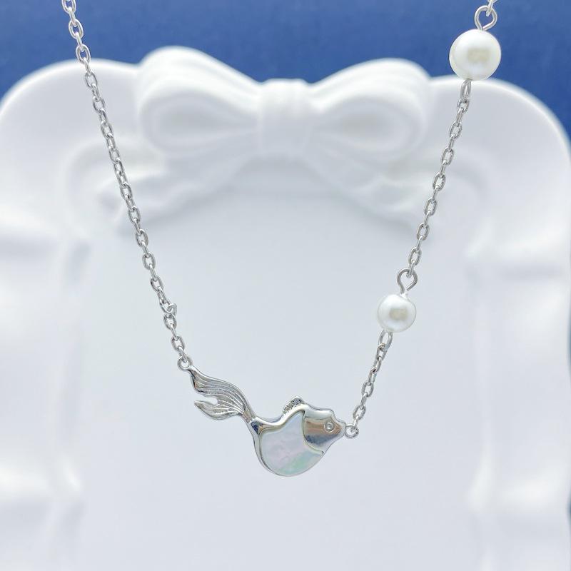 

Gentle Fairy Goldfish Necklace: S925 Sterling Silver, Mother-of-Pearl Design, Fashionable Korean Style, Light Luxury, Versatile. S925 Silver