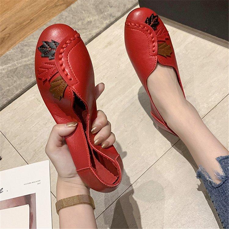 Spring / Autumn Leather Casual Single Shoes Soft Soled Breathable Red Leather Shoes Anti Slip and Wear-resistant Mother's Shoes
