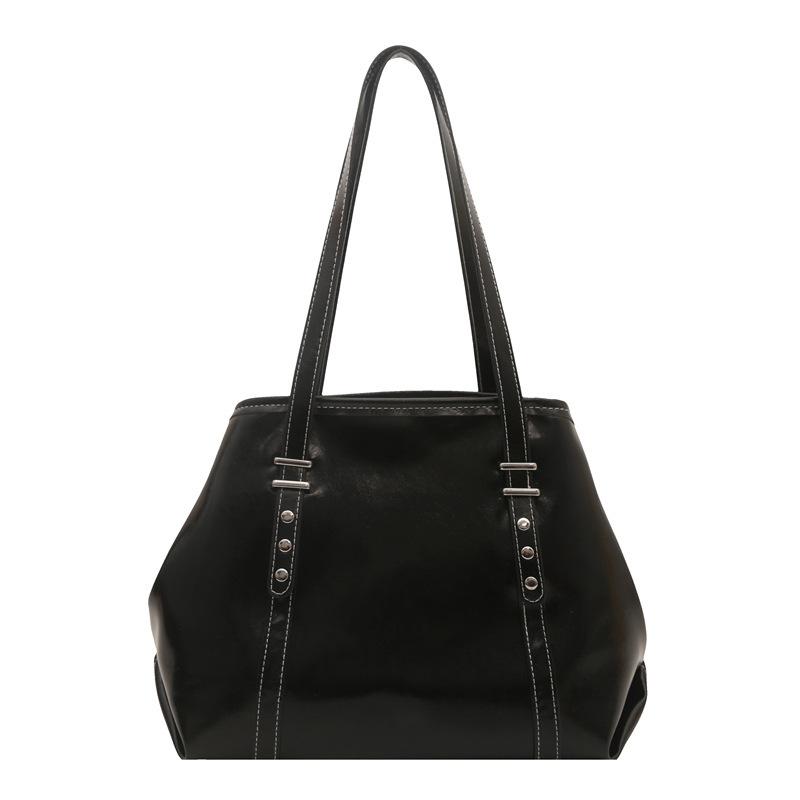 Retro Oil Wax Leather Large Capacity Tote Bag For Women Casual Shoulder Bag With Rivet Decoration For Daily Work Travel Use
