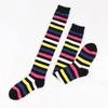 Overknee-Strümpfe mit Regenbogenstreifen, süße Kniestrümpfe, lange Socken mit Streifen, Modenschau