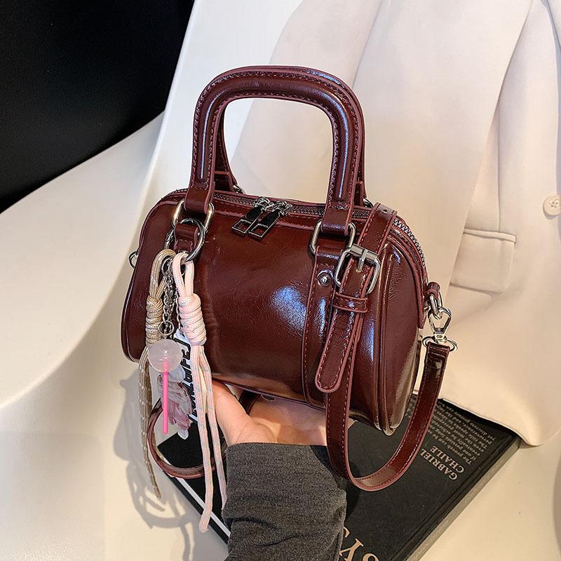 Spring and Summer Super Hot Small Bag Women 2025 New Fashion Versatile Messenger Bag Popular Portable Boston Bag