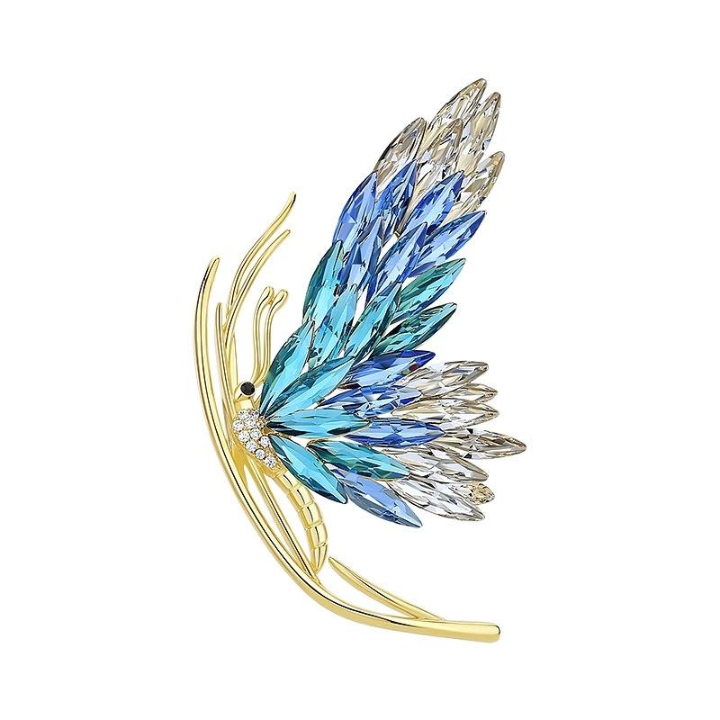 The Gradient Colored Butterfly Brooch Exudes An Elegant Charm. The Crystal Brooch Has A Niche Design Sense