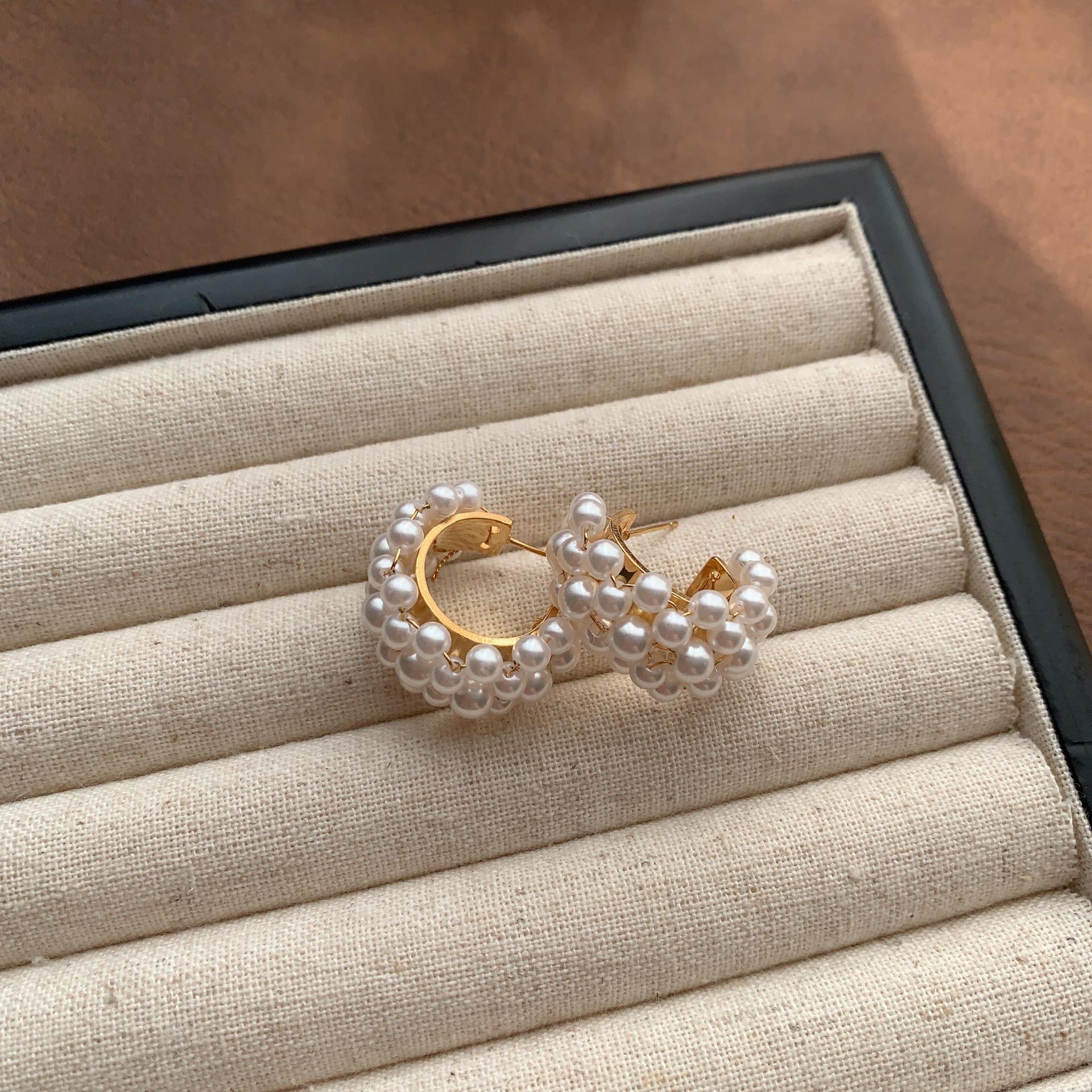 

Elegant Pearl Semicircle Stud Earrings - Classic, Versatile Light Luxury Jewelry