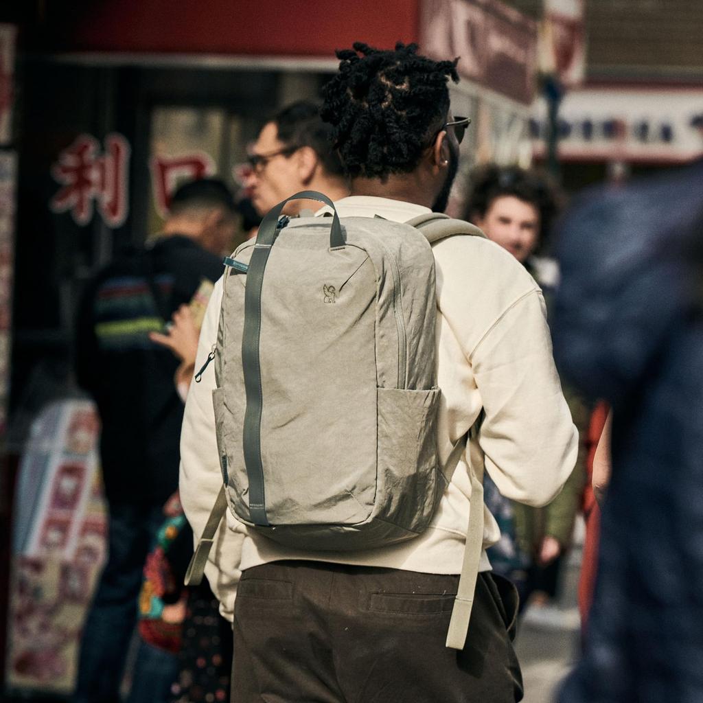 HIGHLINE 20L BACKPACKHighline (current Model) Water-repellent