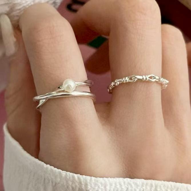 Elegant Moonstone Silver Ring – Versatile Cool Design with Hollowed Details