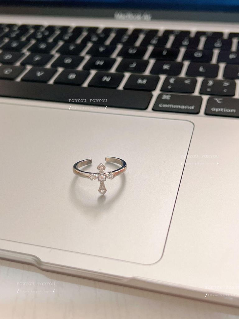 Sleek Silver Stackable Cross Ring: Enhance Your Style with a Minimalist Korean-Inspired Index Finger Set