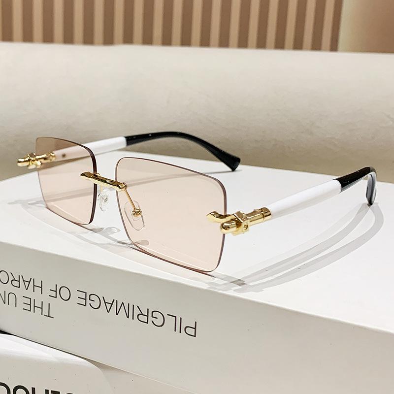 

Солнцезащитные очки в европейском и американском стиле, квадратные, без оправы, в стиле ретро, для мужчин и женщин.