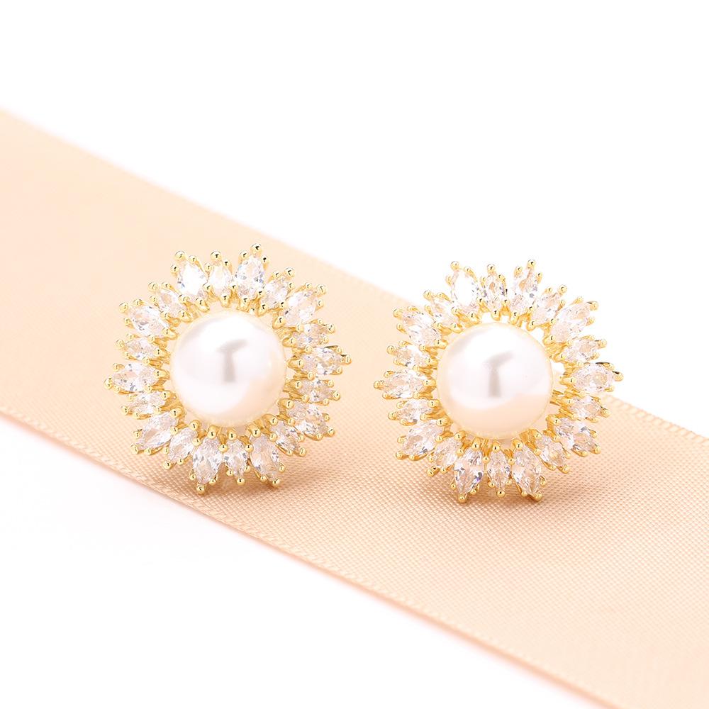 Light luxury high-end micro-inlaid zircon exaggerated pearl earrings gold-plated two-color earring-free earrings earrings and earrings for bridal earr