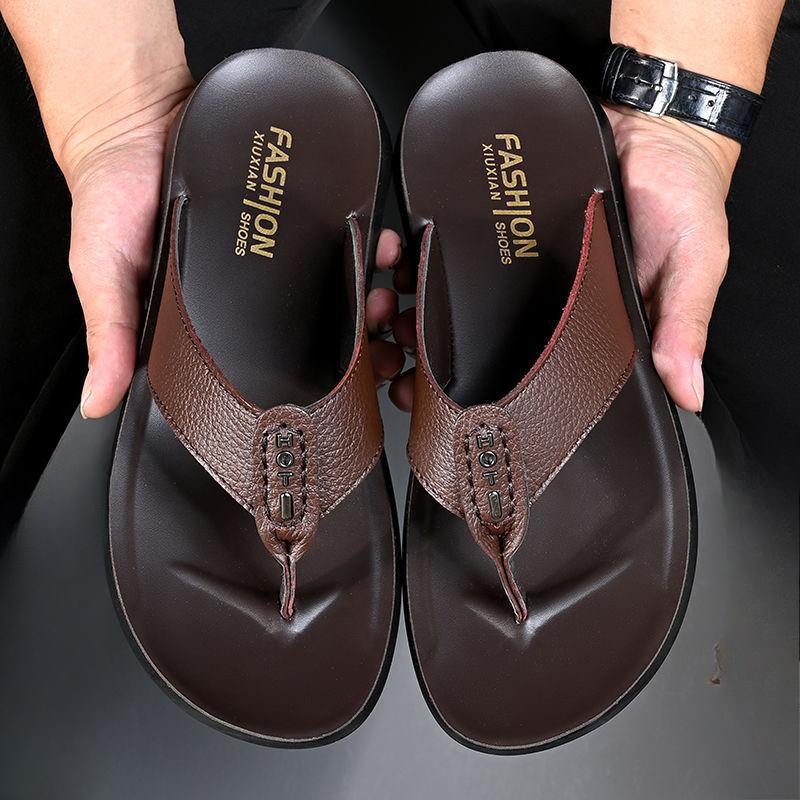 Fashion Men's Flip-flops Summer New Leather Slipper Fashion Outdoor Casual Slippers Non Slip Flat Slippers for Men Pinch Toe Slides 2025