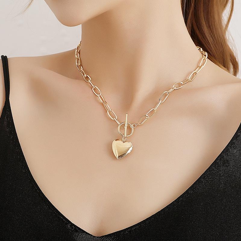 Women's Fashion Temperament Heart-shaped Necklace, Simple Cross Chain OT Buckle Peach Heart Pendant Necklace