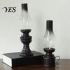 Dekorative Teewachs Kerzenlampe Miniatur Kerosin Harz Halter, Retro Öl Figur mit Geräuchertem Farbverlauf Glas Lampenschirm Schirm & Geschnitztem Sockel, Tischplatte