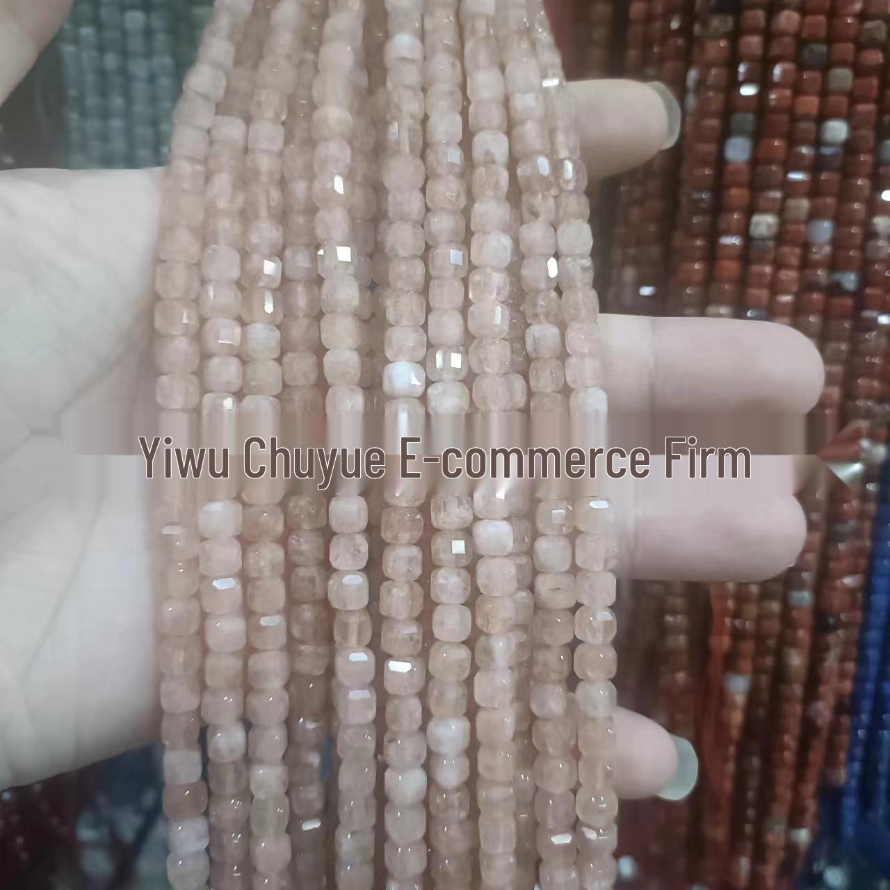 

Граненые кубики из натурального камня 6x6 мм для изготовления украшений своими руками 6mm (Approx. 61 beads per strand)