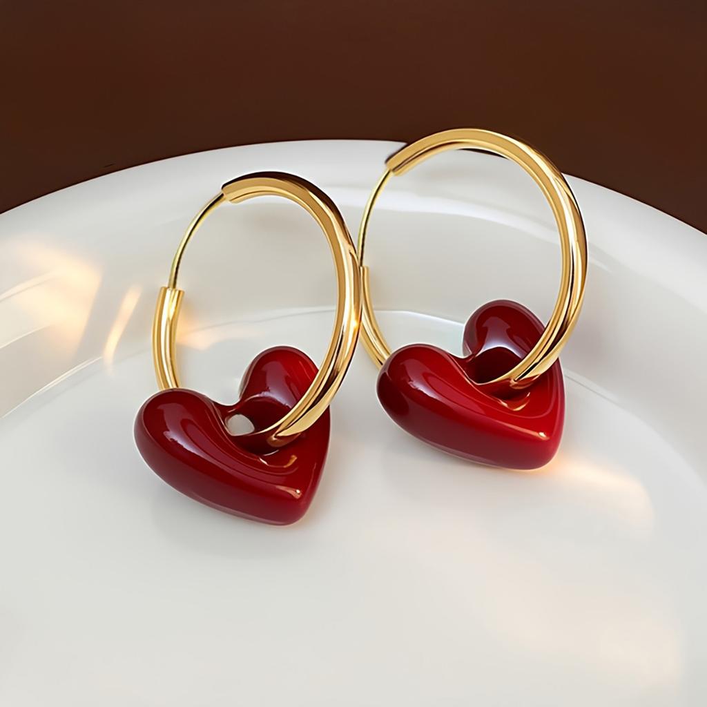 Paar goldene Herzohrringe, Bequem und vielseitig, Schlichte Eleganz, Modische Damen-Schmuckaccessoires für den Alltag oder Partys