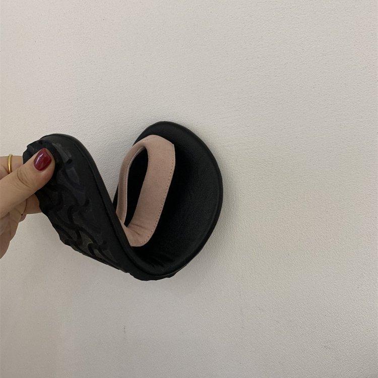 Casual flat-bottomed flip-flops slippers women's summer wear fashionable versatile beach sandals women's shoes