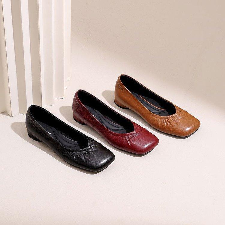 2025 Autumn New Popular French Pleated Diagonal Head Soft Flat-soled Leather Shoes Comfortable Low Heel Shallow Mouth Single Shoes Women's Shoes