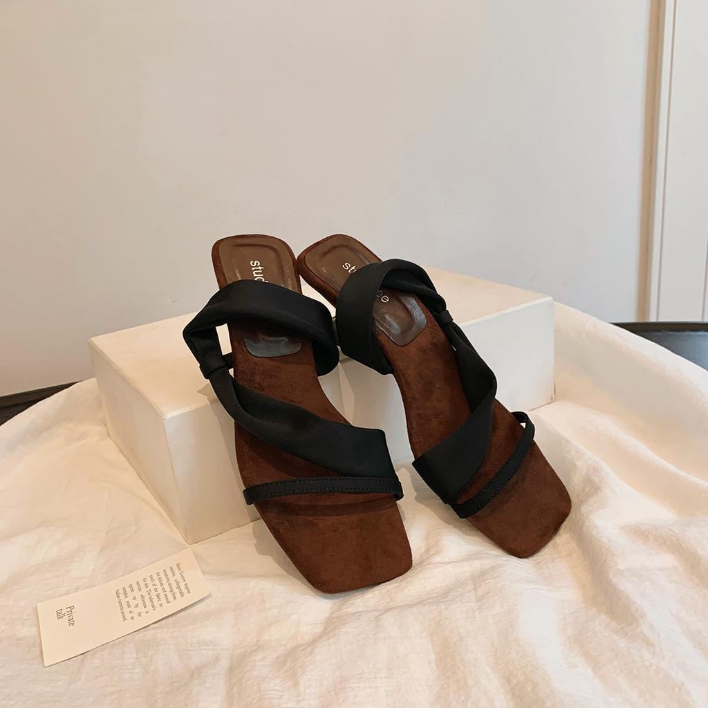 Grape mother of the same style, heel height 5.5cm~ temperament square head with open-toed thick heel slope heel cool slippers women