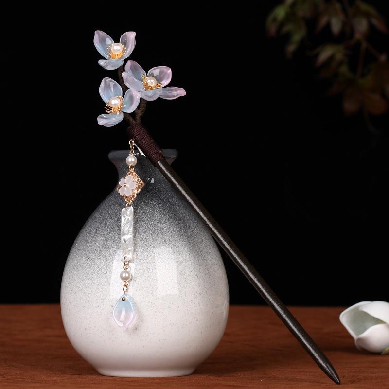 Ancient Style Magnolia Hairpin Artificial Transparent Glass Flower Tassel Hair Stick Wooden Simple Updo Hairpin New Year Gifts