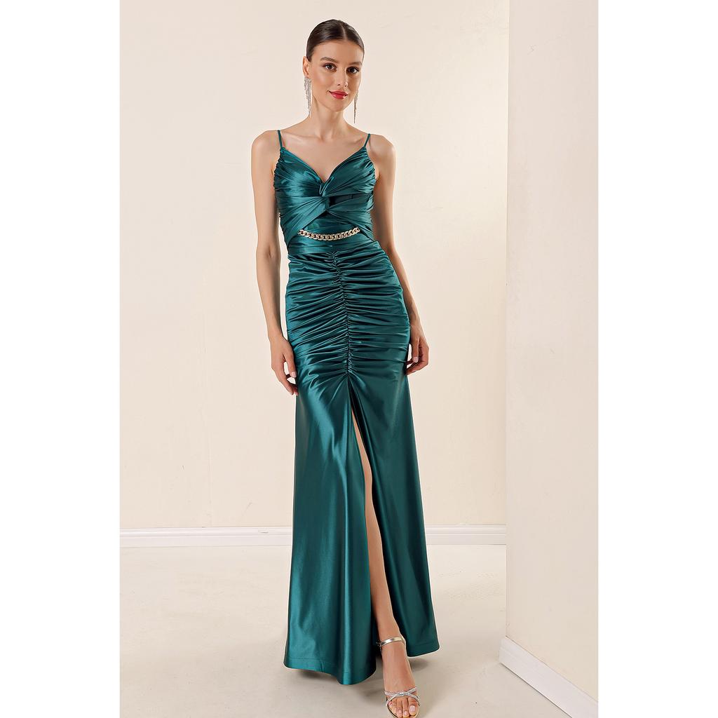 Robe longue doublée en satin, bretelles en corde, devant drapé