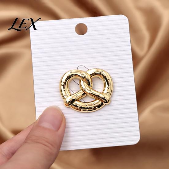 Alloy Clothing Accessories 1/2Pcs Golden Plated Pretzel Brooch, Mini Knotted Bread Lapel Pin for Retro Style Brooch Men Women, Decorative Clothes Bag