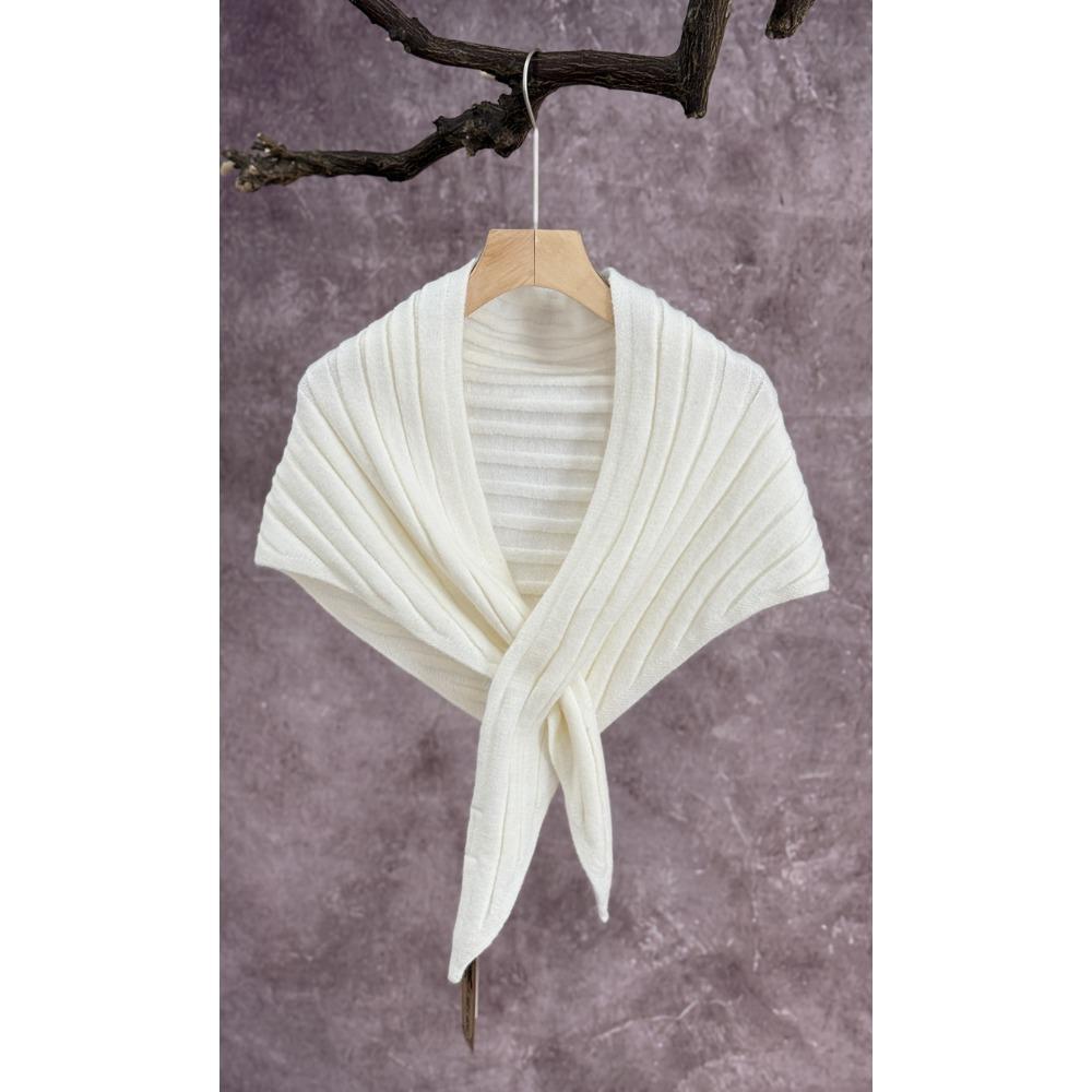 High-end Fashion Autumn and Winter Triangle Scarf Korean Version Knitted Scarf Shawl Women's Outdoor Warm Triangle Scarf Small Vest