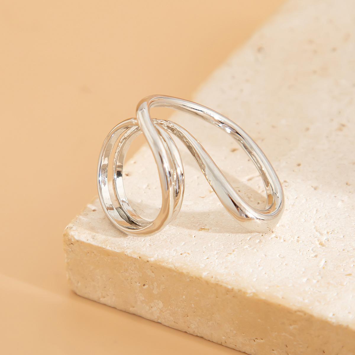 

Европейский и американский стиль Неправильный металлический открытый выпуклый набор браслетов