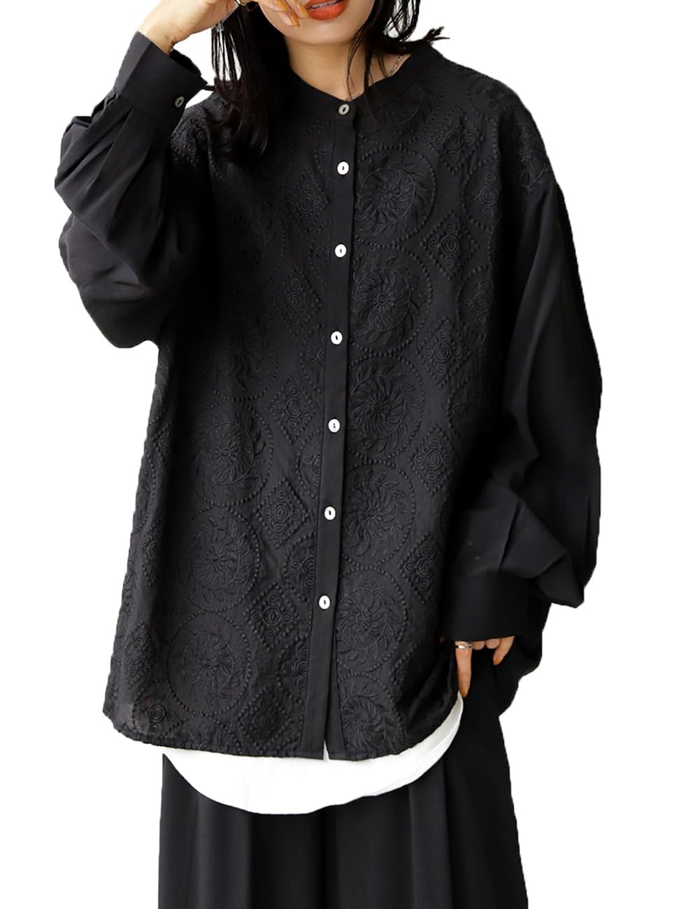 

Женская рубашка Antiqua с длинным рукавом, вышивкой, однотонная, свободного размера 05, цвет черный, PK-00933,