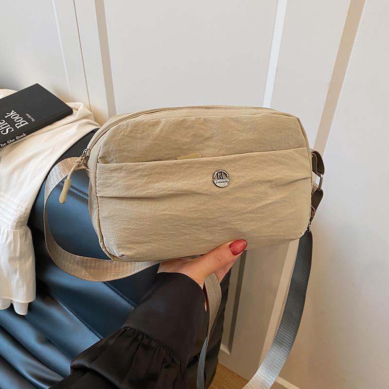 Casual New Lightweight Small Square Bag Female Personality Lightweight and Versatile Solid Color Simple Commuter Student Shopping Messenger Bag