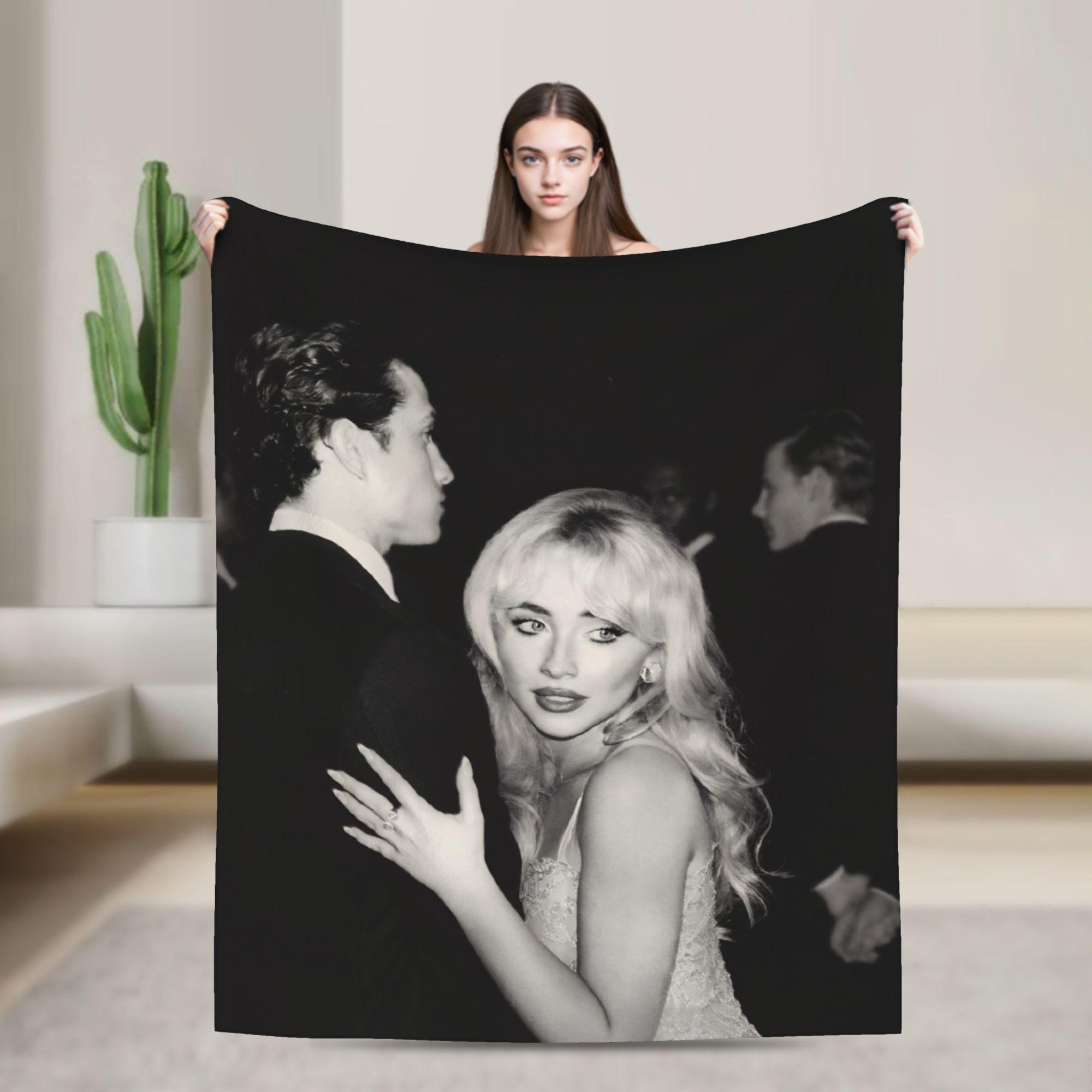 Man s Best Friend Sabrina Carpenter Blanket Super Soft Plush Throw Blanket For Couch Chair Sofa Bed Flannel Bedspread Bed Cover 75cmx90cm