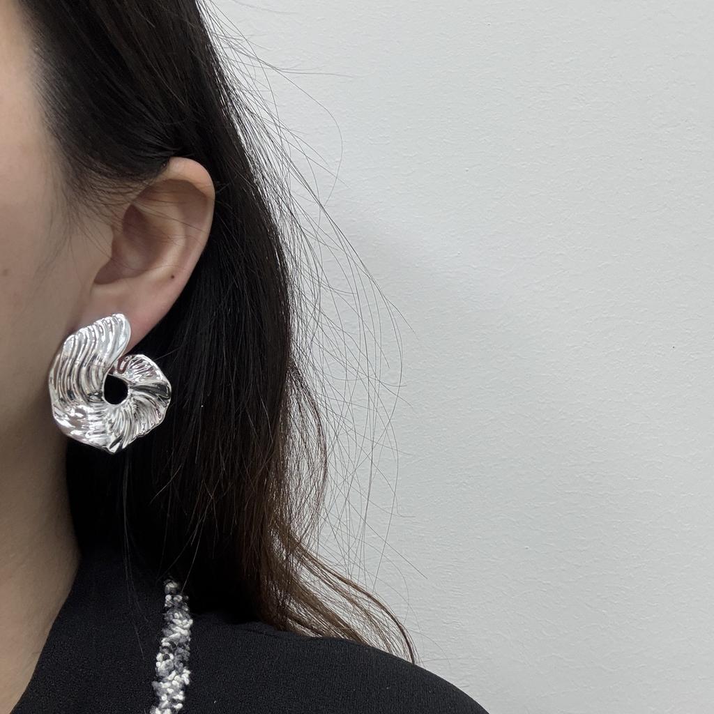 Unique Retro Metal Cold Abstract Simple Styling Sense Texture Exaggerated Irregular Round Earrings
