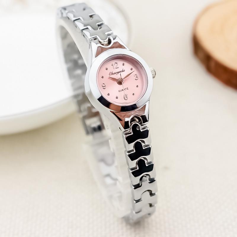 Retro Gold Women's Watch: Simple Dial, Fashionable Bracelet Quartz Wristwatch