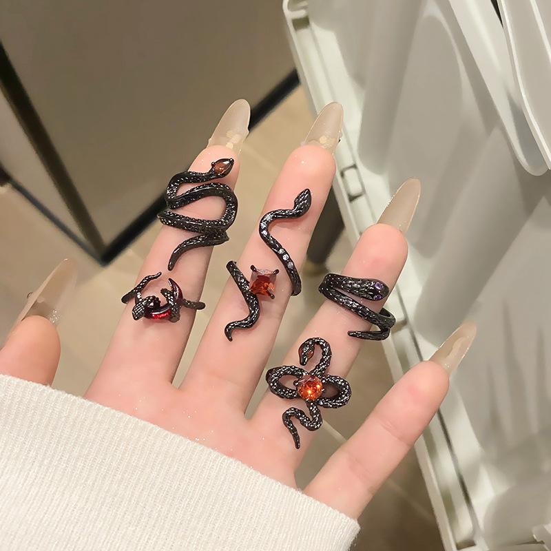 Dark Cold Wind Personalized Snake Ring Open Ring Retro Winding Simple Red Diamond Spirit Snake Niche High-end Ring