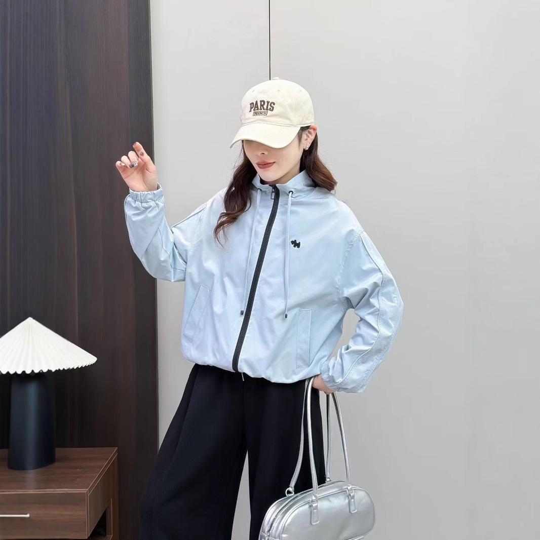 

Women s Petite Unique Blue Windbreaker Jacket - Spring/Autumn 2025 Medium світло-синій колір