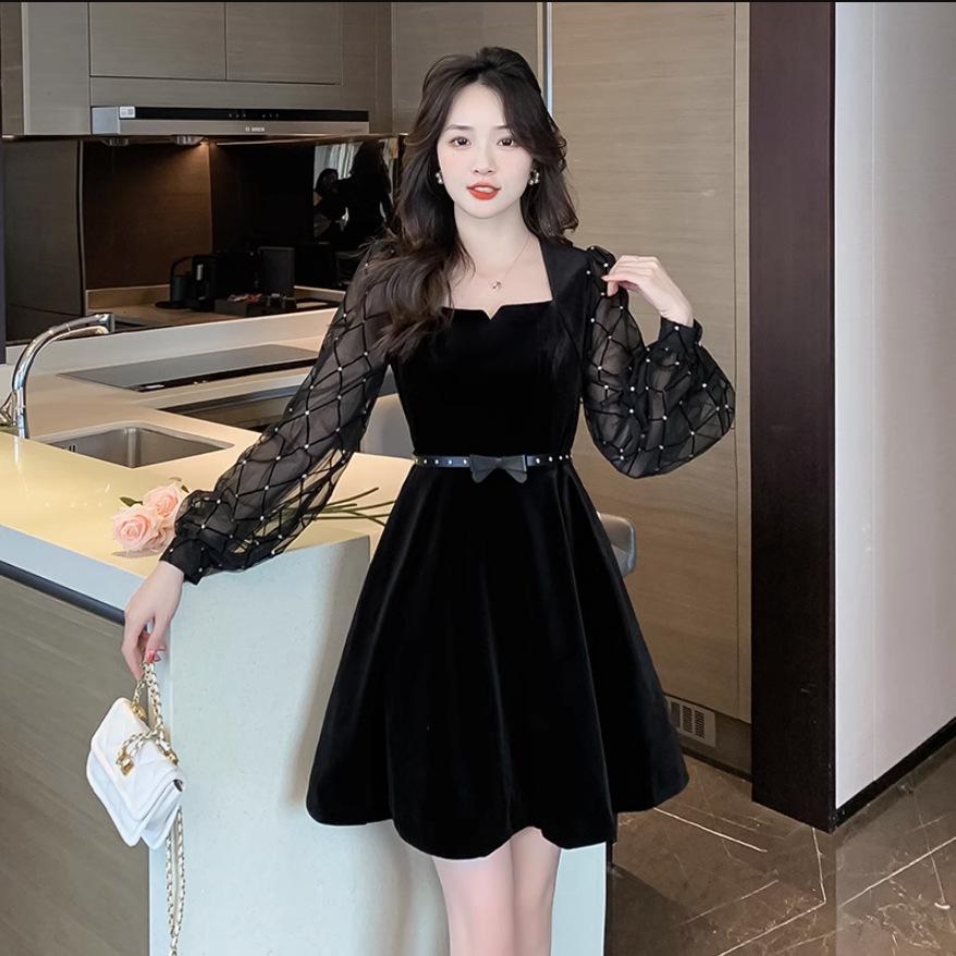 Autumn Black Velvet French Square Neck Dress: Waist-Cinching, Slimming A-line Hepburn Style with Long Sleeves