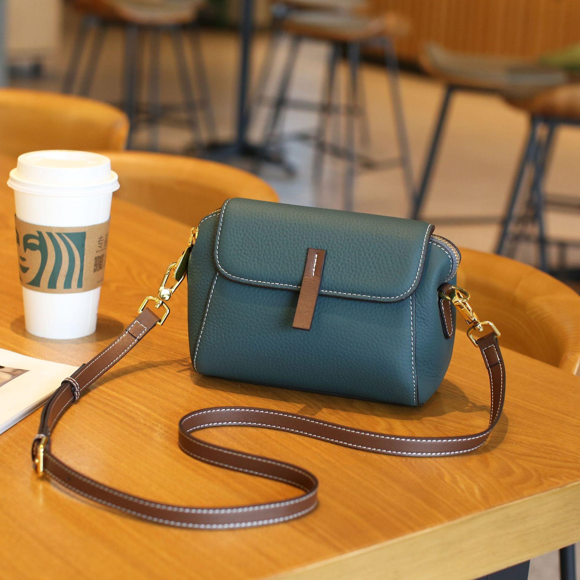 

New Shoulder Messenger Bag, Women s Large-capacity Bag. синий