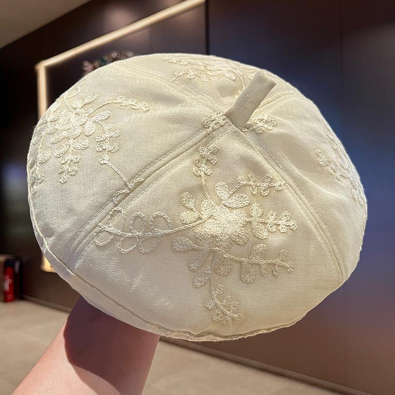 Retro flower embroidery forward hat women's summer versatile niche design beret showing face little painter hat