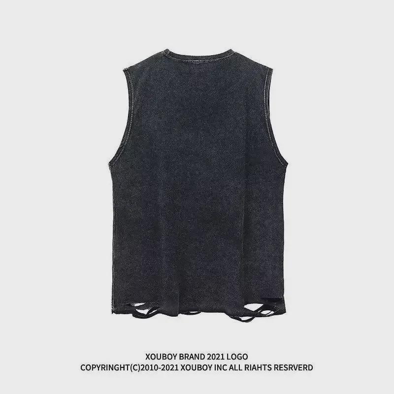 Trendy herreermløs hiphop-vest: Moderne High Street-mote
