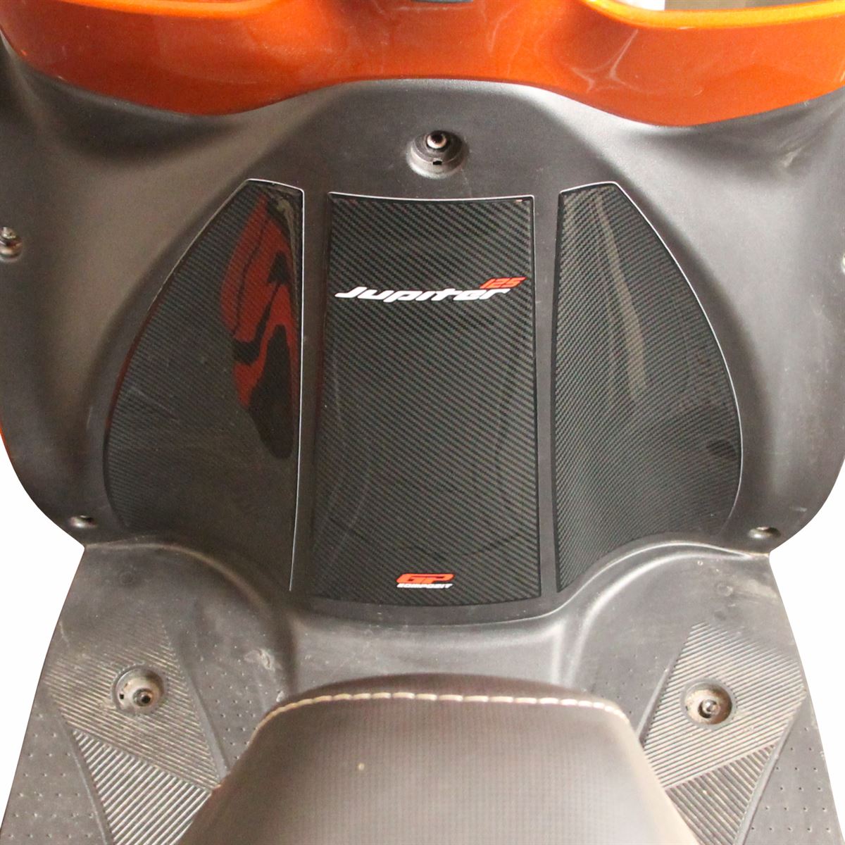 

GP Kompozit TVS Jupiter 110/125 2023-2024 Uyumlu Tank Pad Seti Karbon