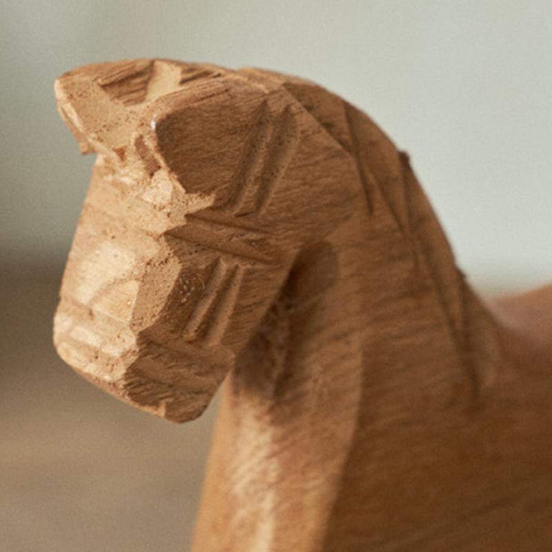 Wooden Crafts Rocking Horse Statue Balance Art Figurines Home Decor Kids Toys Small Horse Hand Carved Gifts Office Home Decor